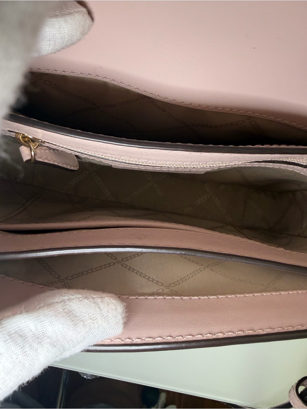 Michael Kors Pale Pink Leather Crossbody with Gold Hardware and 2 straps. - Picture 7 of 15